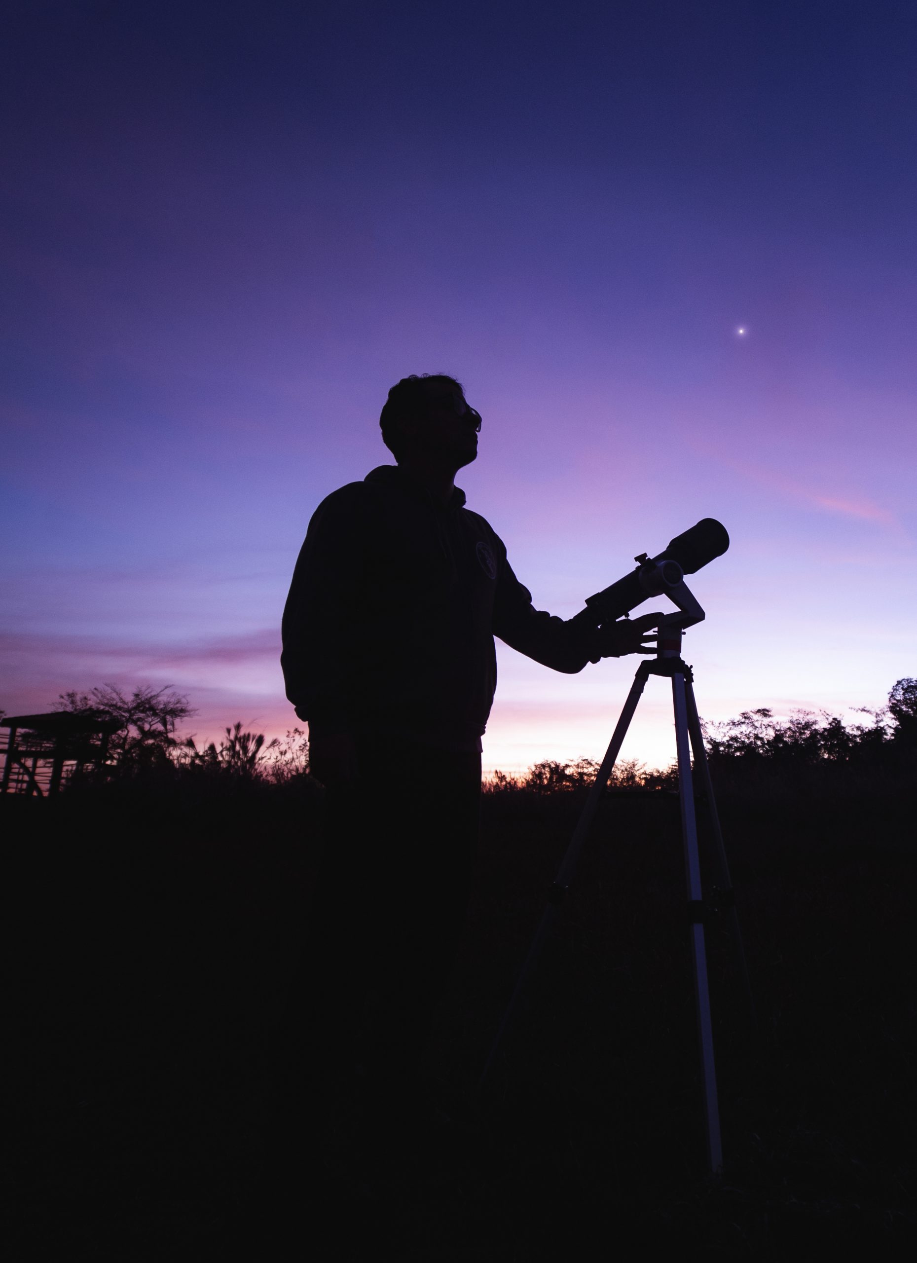 Observação astronômica ao entardecer no Parque Nacional da Serra do Cipó.